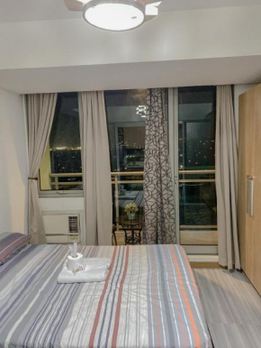 Luxury Condo: IG Worthy at Azure Urban Resort Residences
